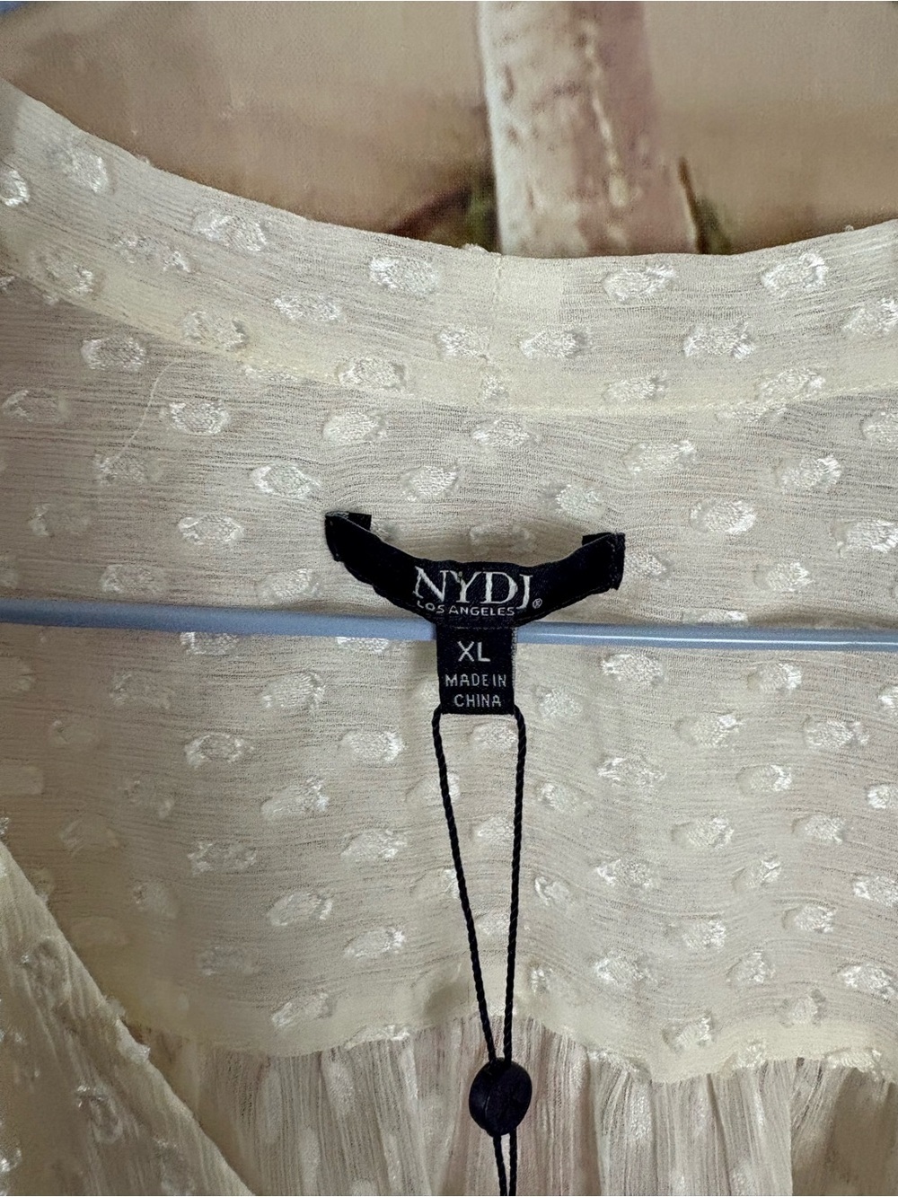 NEW NYDJ Cream Crinkle Clip Swiss Dot V-Neck Peasant Blouse - Picture 10 of 11